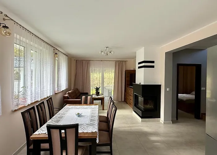 Miedzy Wzgorzami بيت للعطل