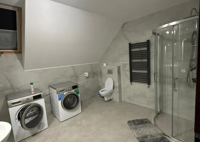 Miedzy Wzgorzami كوربييلوف